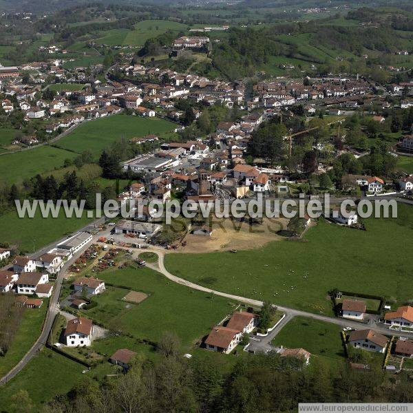 Photo a&eacute;rienne de Uhart-Cize