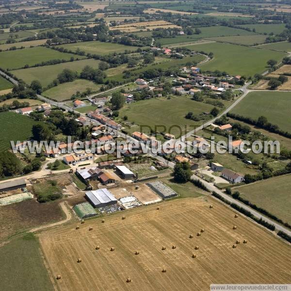 Photo aérienne de Rouans