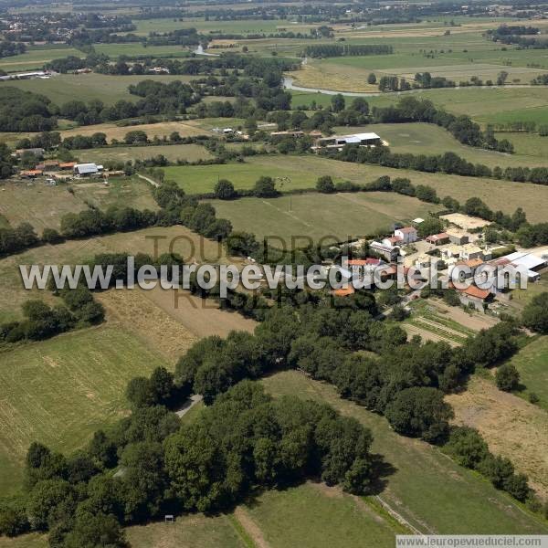 Photo aérienne de Rouans