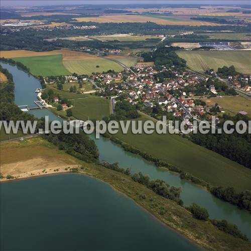 Photo aérienne de Isles-les-Meldeuses