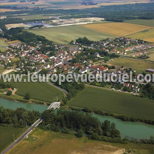 Photo aérienne de Isles-les-Meldeuses