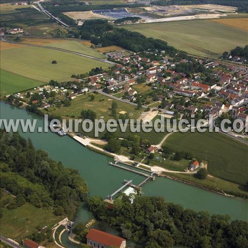 Photo aérienne de Isles-les-Meldeuses