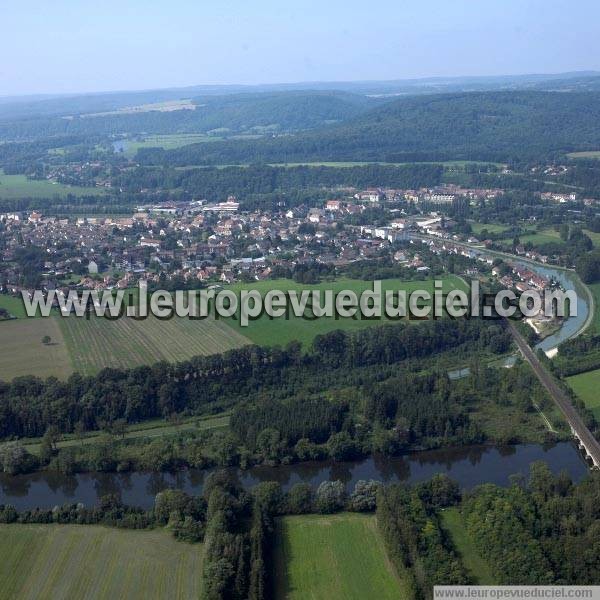 Photo aérienne de L'Isle-sur-le-Doubs