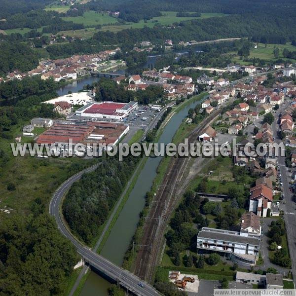 Photo aérienne de L'Isle-sur-le-Doubs