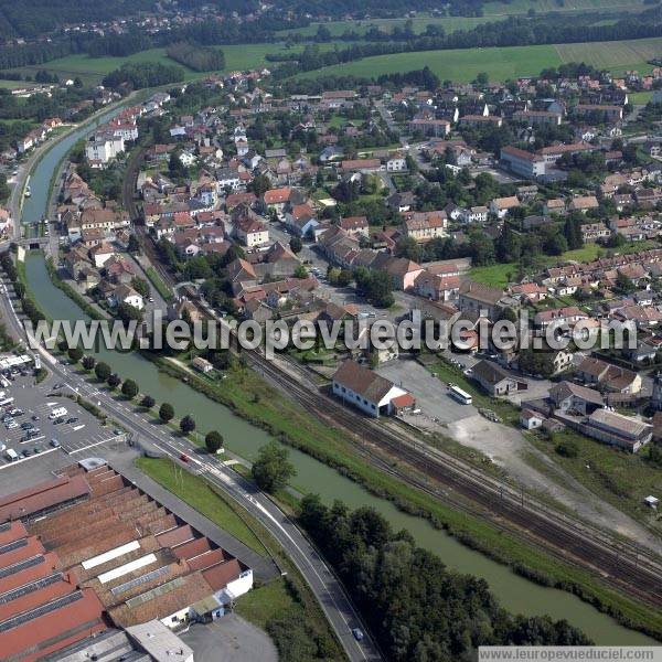 Photo aérienne de L'Isle-sur-le-Doubs