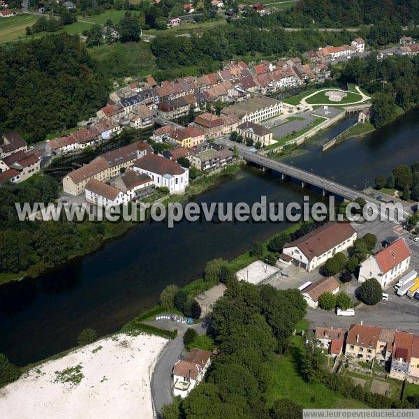 Photo aérienne de L'Isle-sur-le-Doubs