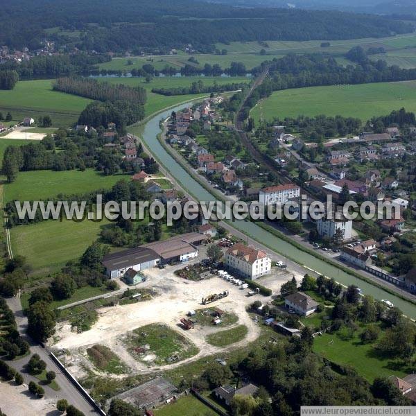 Photo aérienne de L'Isle-sur-le-Doubs