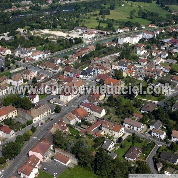 Photo aérienne de L'Isle-sur-le-Doubs