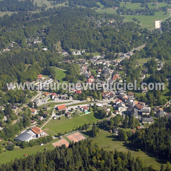 Photo aérienne de Saint-Cergue