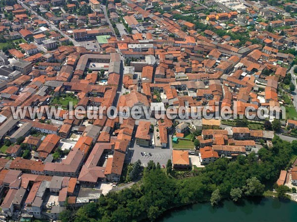 Photo aérienne de Cividate al Piano