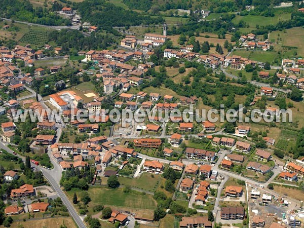 Photo aérienne de Solto Collina