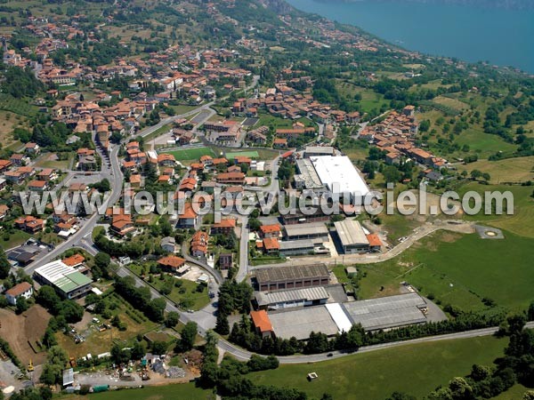 Photo aérienne de Solto Collina