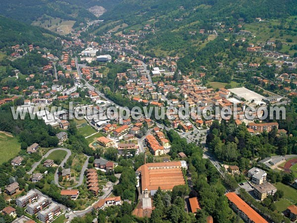 Photo aérienne de Alzano Lombardo