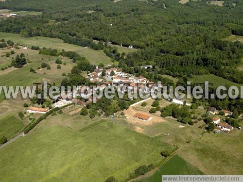 Photo aérienne de Valeuil