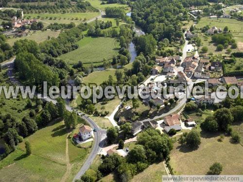 Photo aérienne de Valeuil