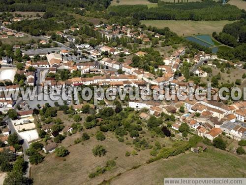 Photo aérienne de Saint-Aulaye