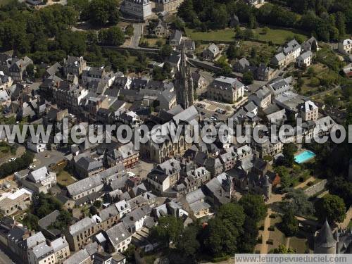 Photo aérienne de Josselin