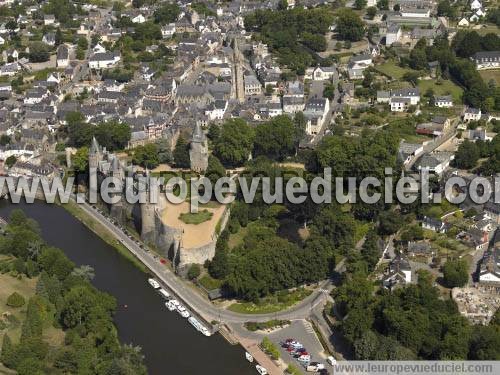 Photo aérienne de Josselin