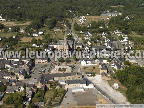 Photo aérienne de Bains-sur-Oust