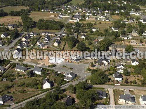 Photo aérienne de Bains-sur-Oust