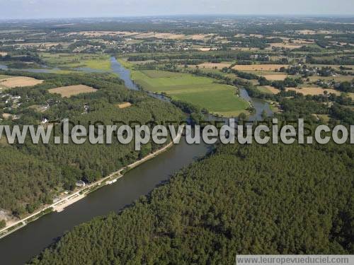 Photo aérienne de Bains-sur-Oust