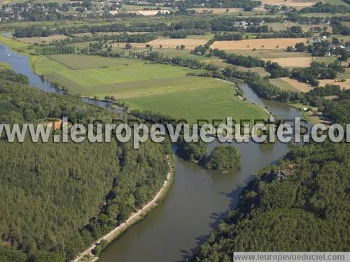 Photo aérienne de Bains-sur-Oust