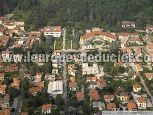 Photo aérienne de Albese con Cassano