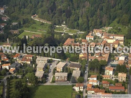 Photo aérienne de Albese con Cassano