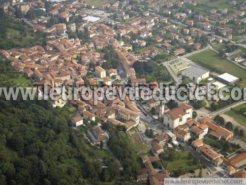 Photo aérienne de Albese con Cassano