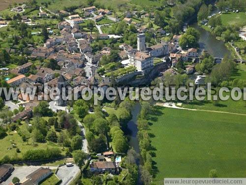 Photo aérienne de Bourdeilles