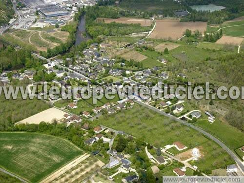 Photo aérienne de Condat-sur-Vzre