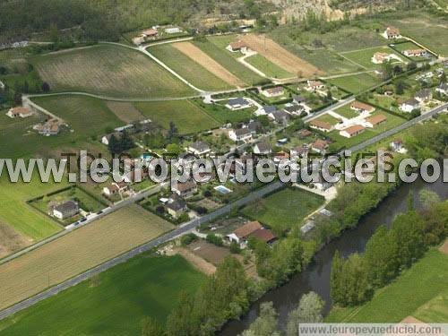 Photo aérienne de Condat-sur-Vzre