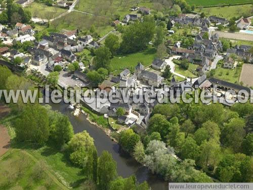 Photo aérienne de Condat-sur-Vzre