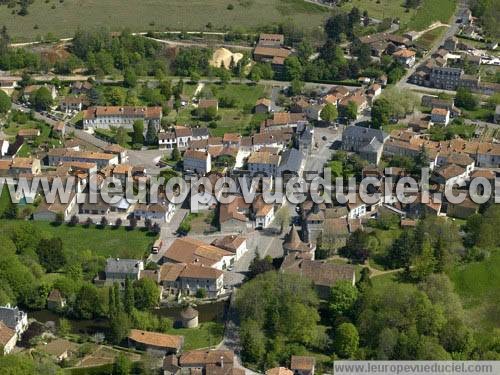 Photo aérienne de Javerlhac-et-la-Chapelle-Saint-Robert