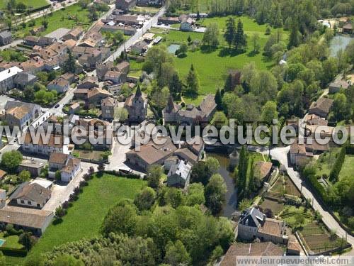 Photo aérienne de Javerlhac-et-la-Chapelle-Saint-Robert