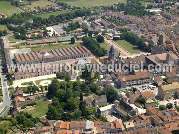 Photo aérienne de Cluny