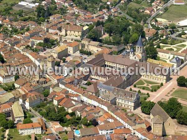 Photo aérienne de Cluny