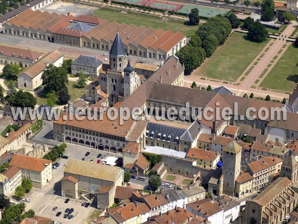 Photo aérienne de Cluny