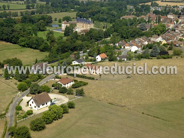 Photo aérienne de Cormatin