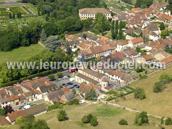 Photo aérienne de Cormatin