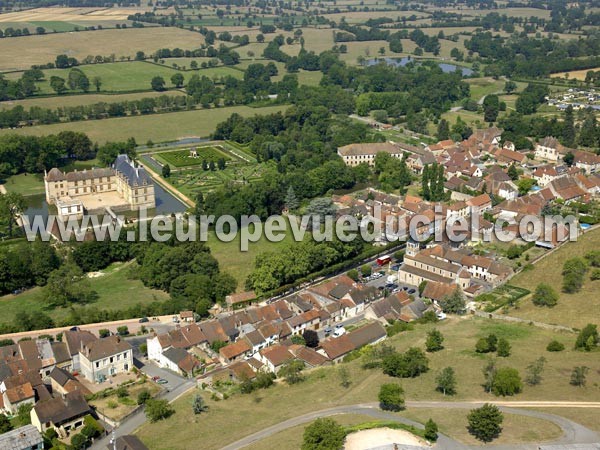 Photo aérienne de Cormatin