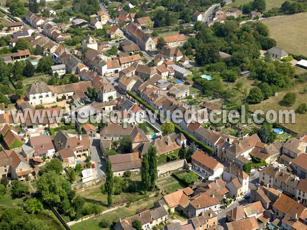 Photo aérienne de Cormatin