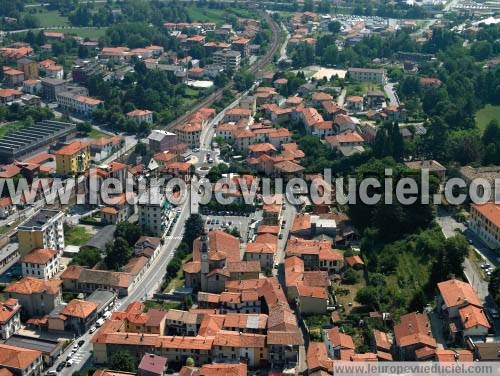 Photo aérienne de Gazzada Schianno