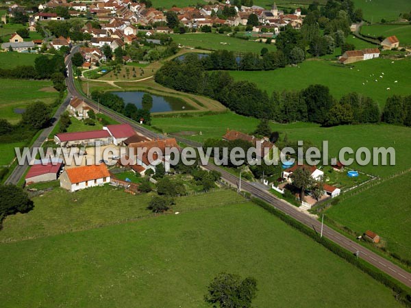 Photo aérienne de Genouilly