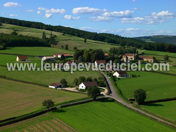 Photo aérienne de Genouilly