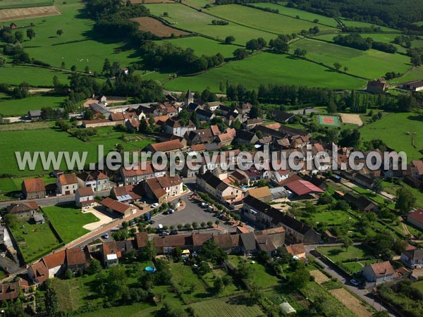 Photo aérienne de Genouilly