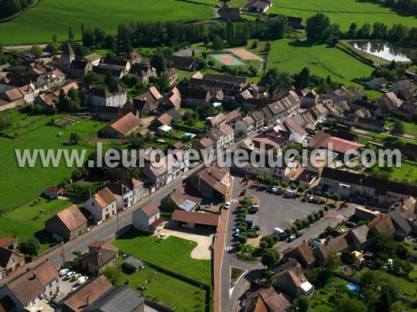 Photo aérienne de Genouilly