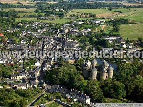 Photo aérienne de Lassay-les-Chteaux