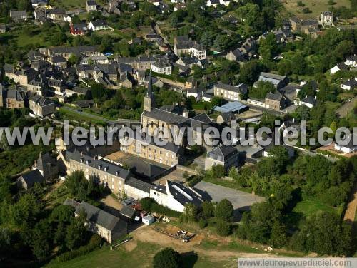 Photo aérienne de Lassay-les-Châteaux