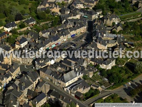 Photo aérienne de Lassay-les-Chteaux